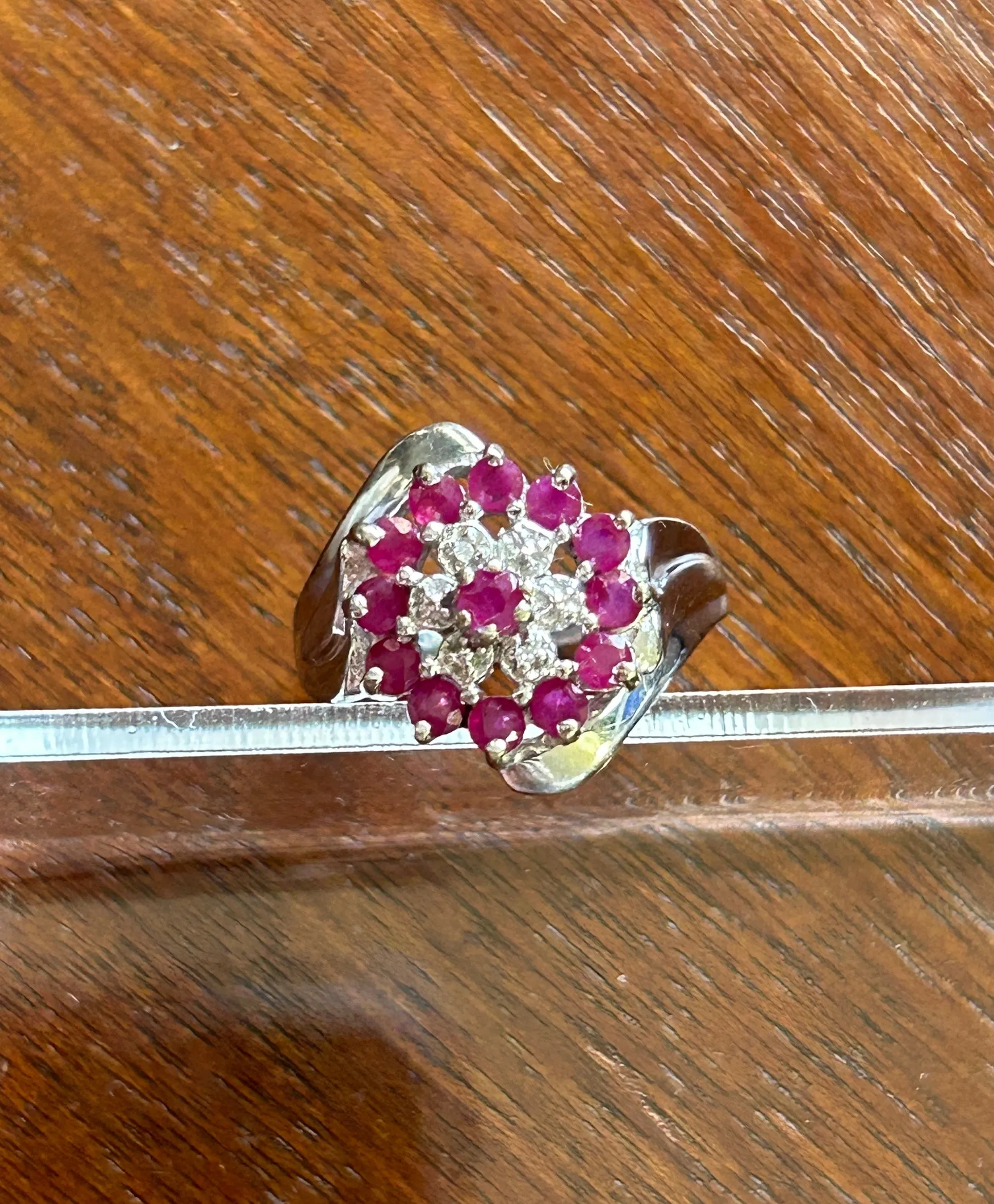 10k White Gold Ruby Diamond Cluster Cocktail Ring Sz 7