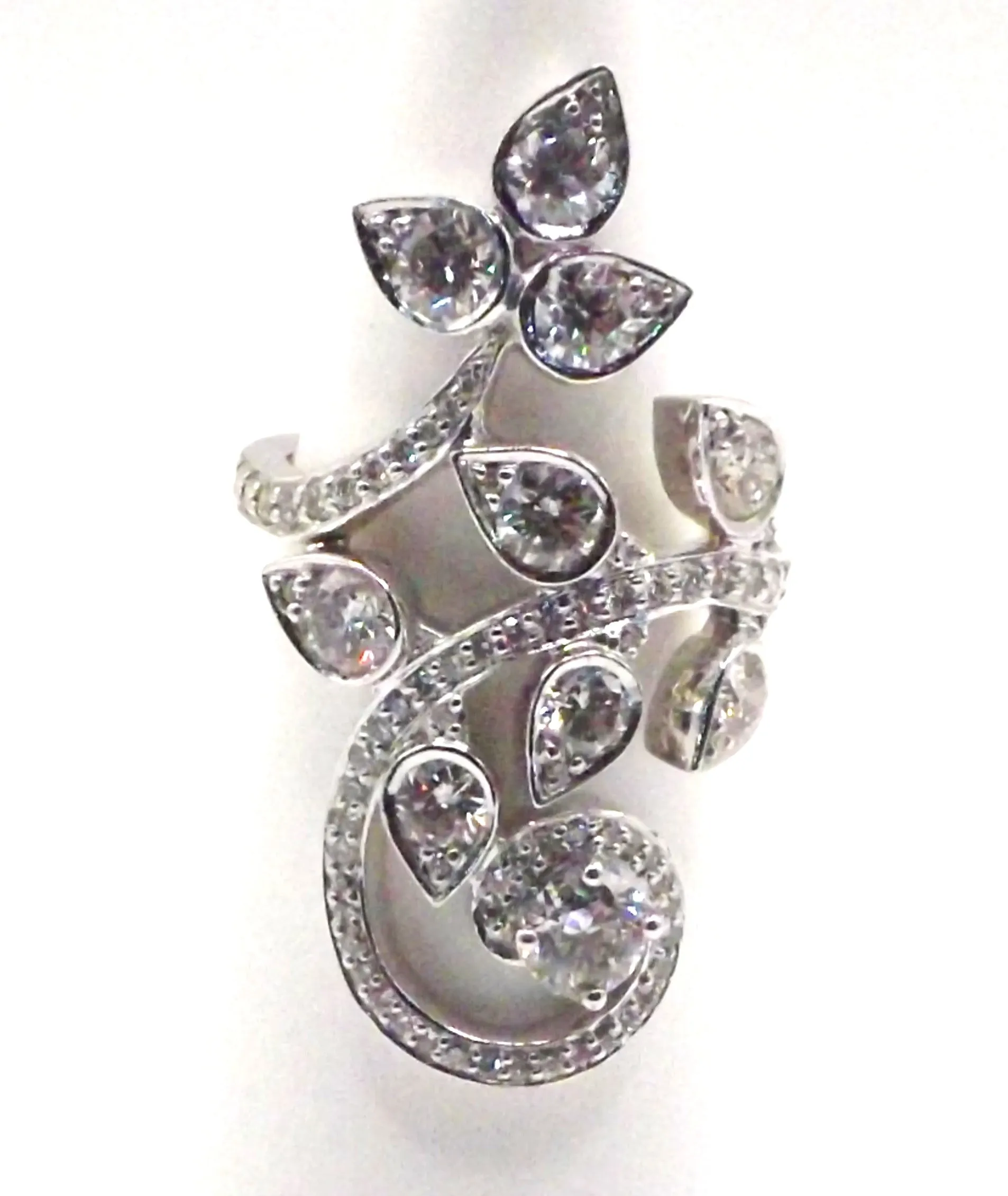 18ct White Gold Cocktail Ring with 2.15 ct Diamonds