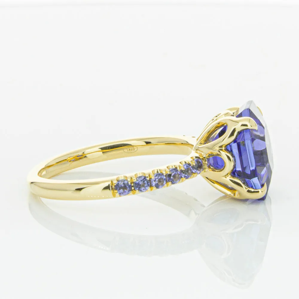 18ct Yellow Gold Tanzanite Octavus Ring