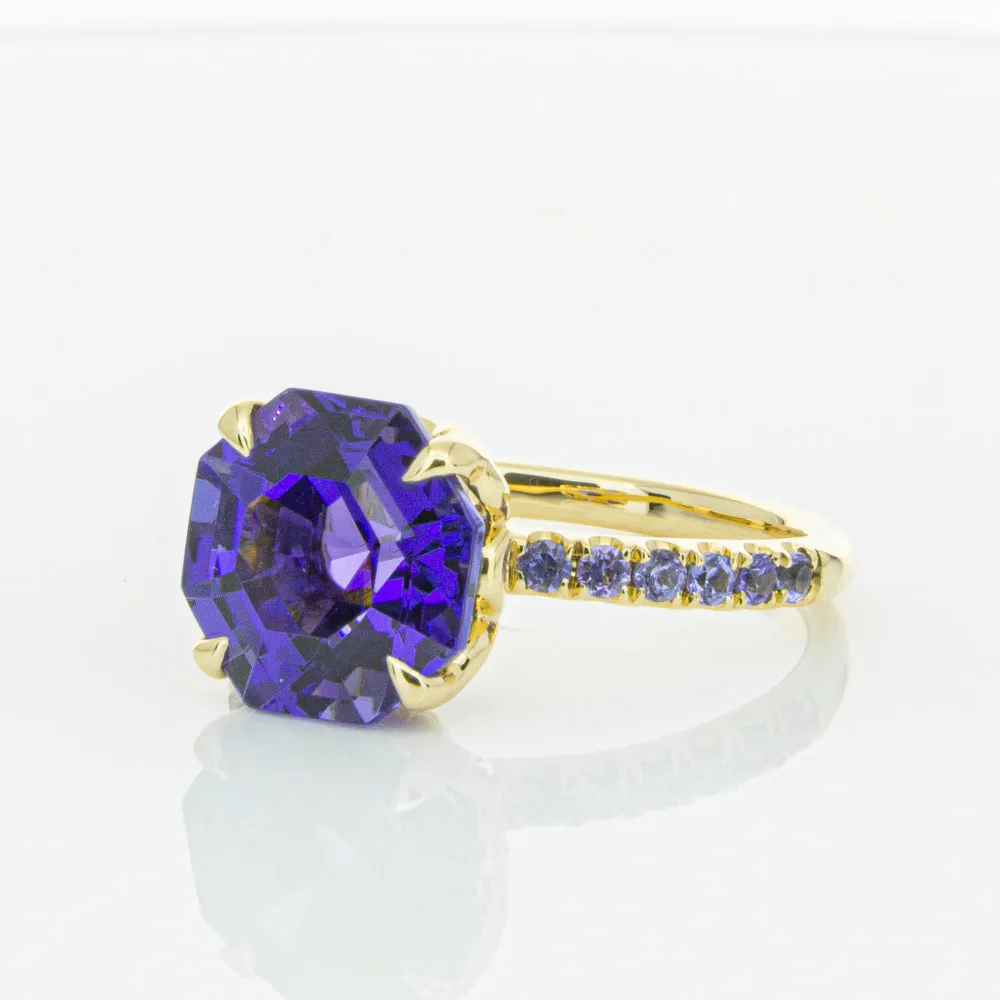 18ct Yellow Gold Tanzanite Octavus Ring
