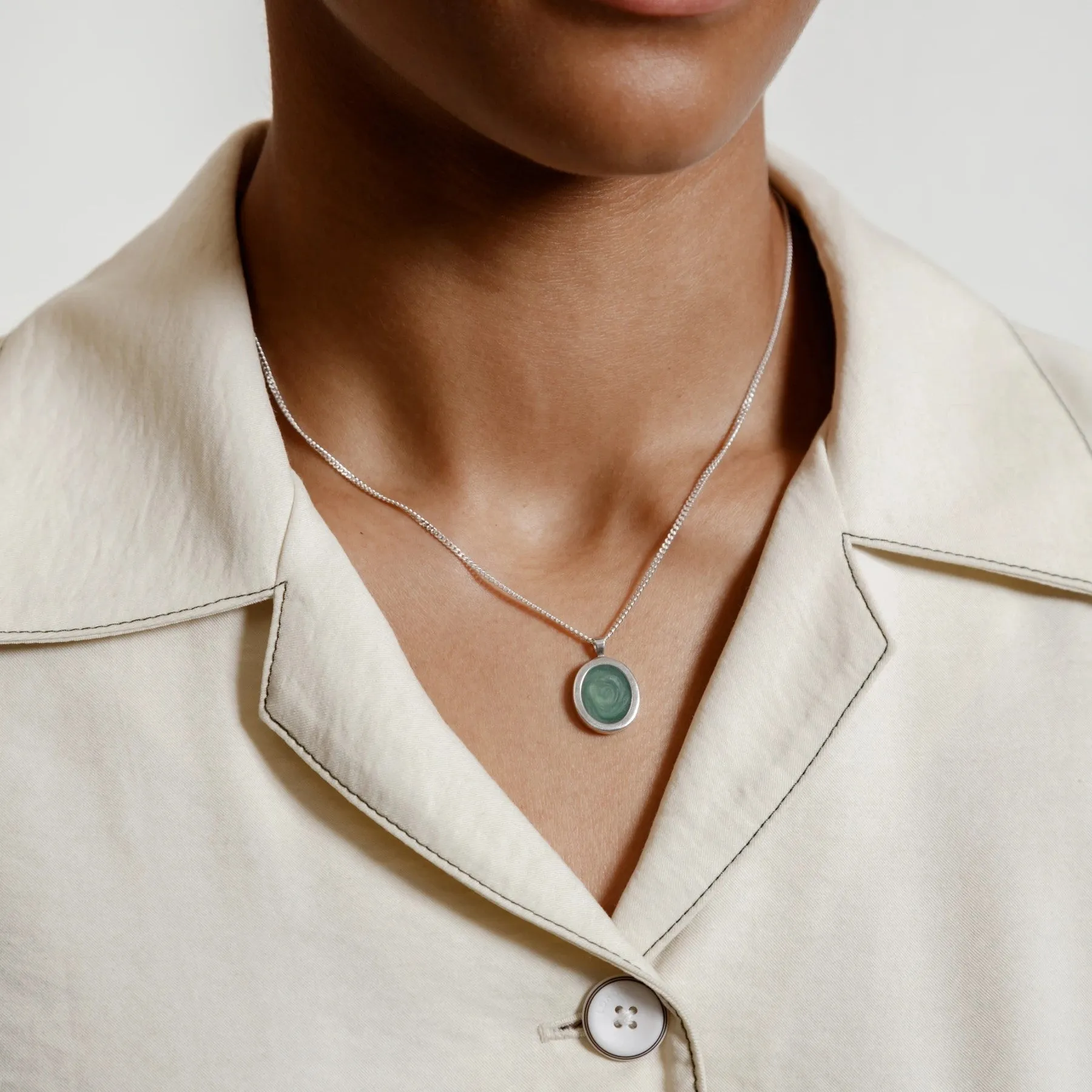 20" Tosh Circle Pendant Necklace (Silver   Green)