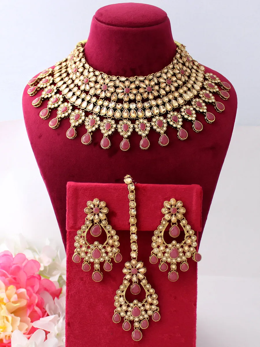 Anupreet Necklace Set