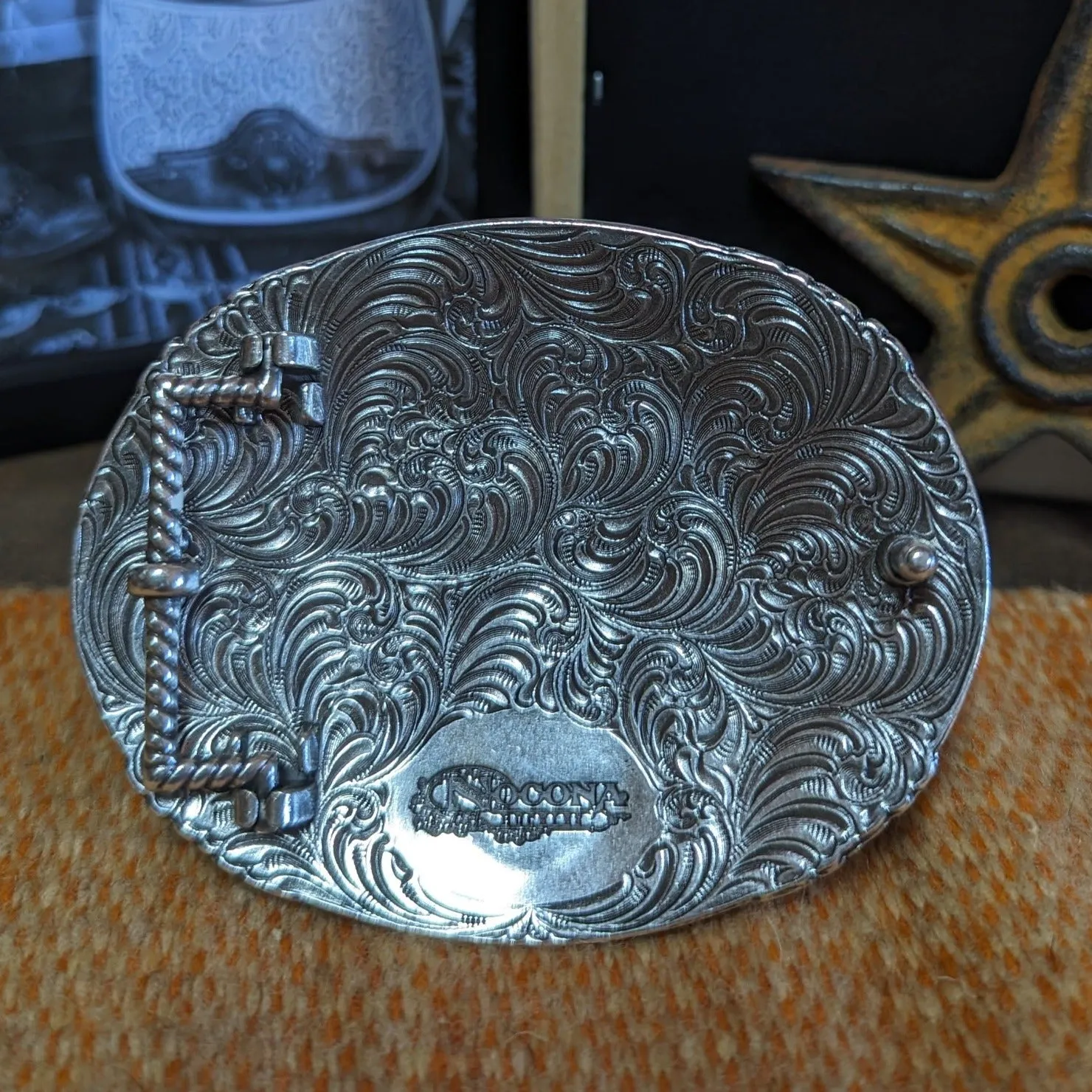 Belt Buckle the "Tooled Cross & Roses" by Blazin Roxx 37108