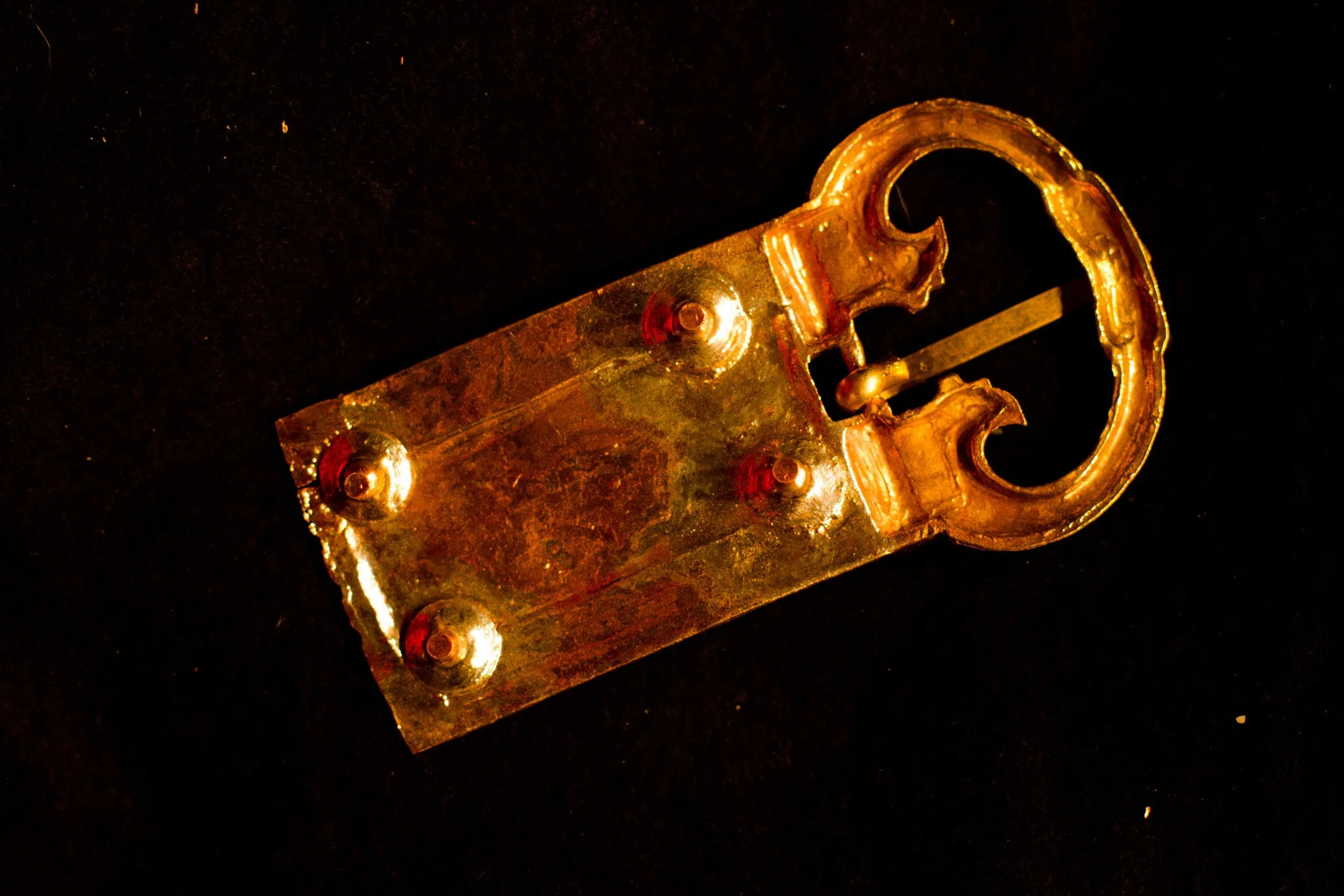 Buckle Quoit brooch style with belt tip - SA-10