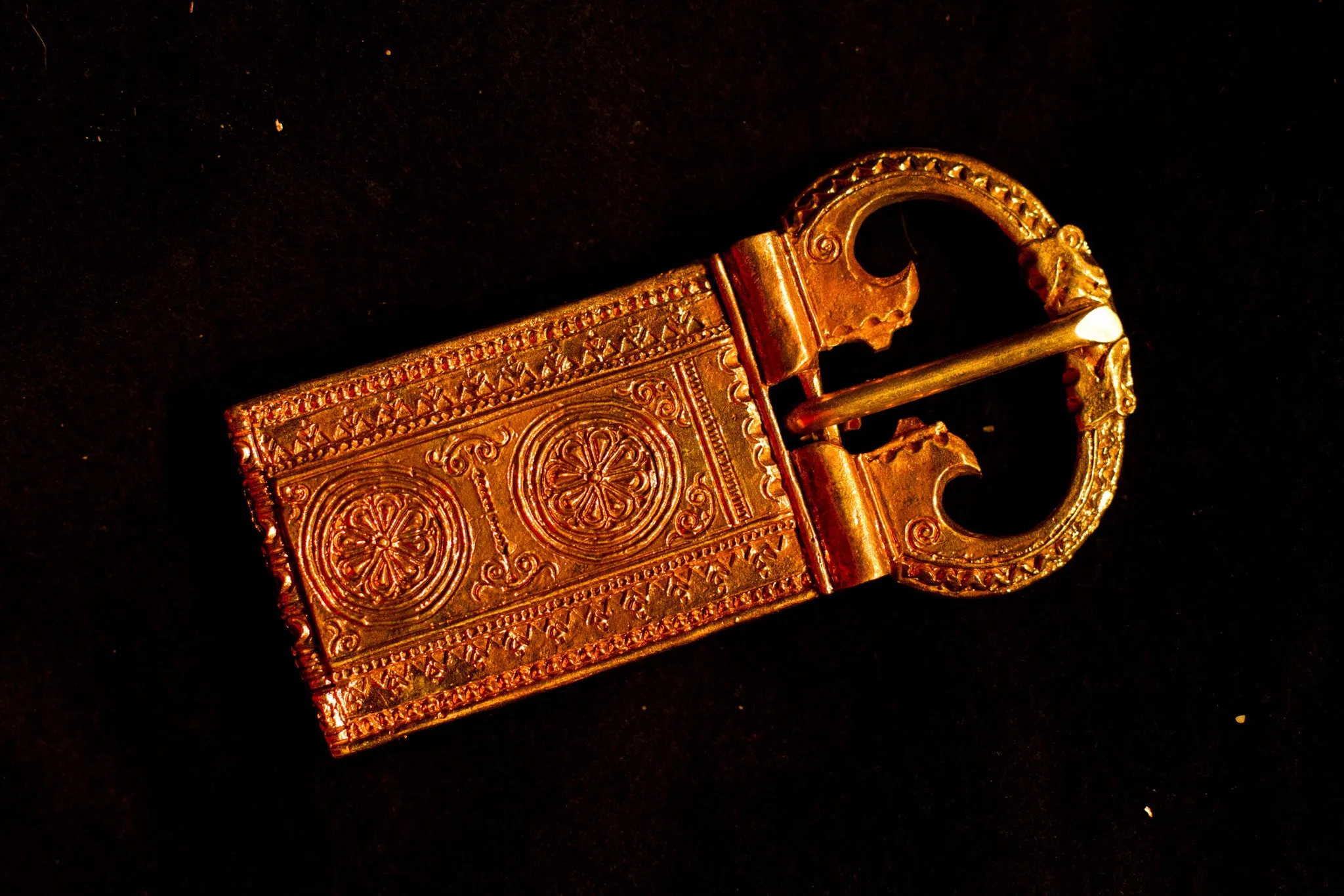 Buckle Quoit brooch style with belt tip - SA-10