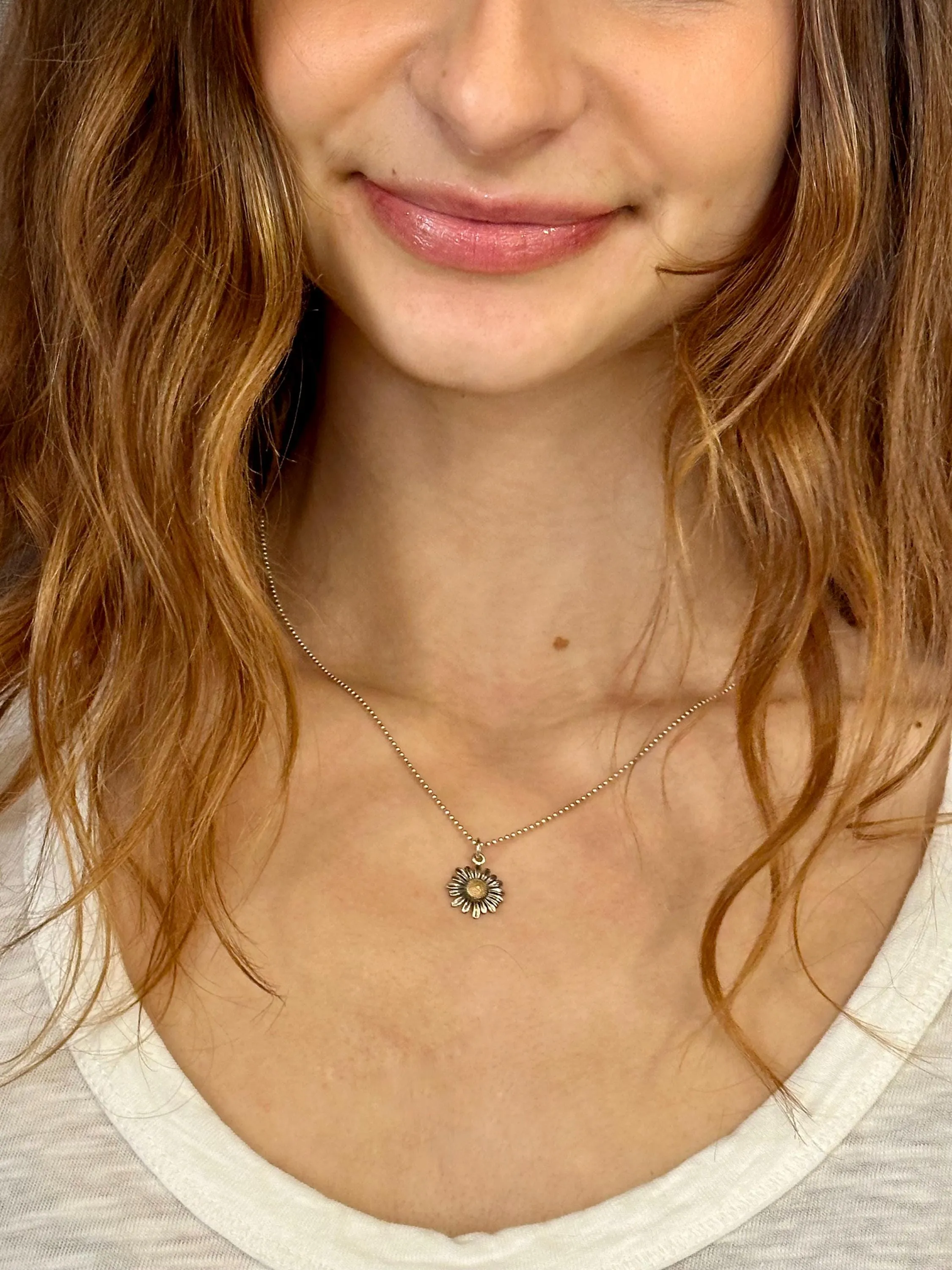 Daisy Necklace - Medium