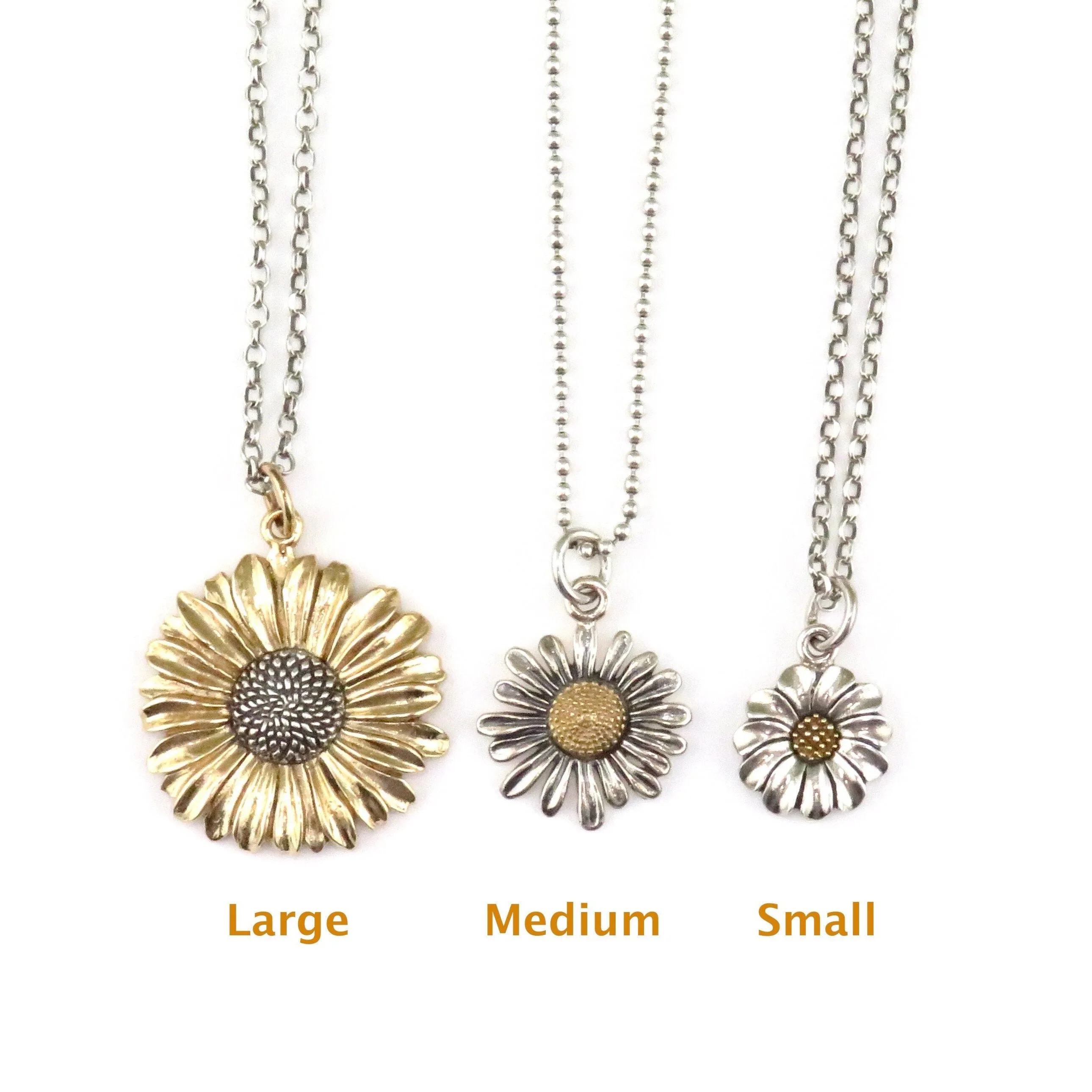 Daisy Necklace - Medium