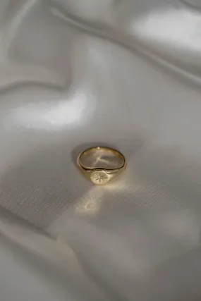 Daisy Sparkle Signet Ring
