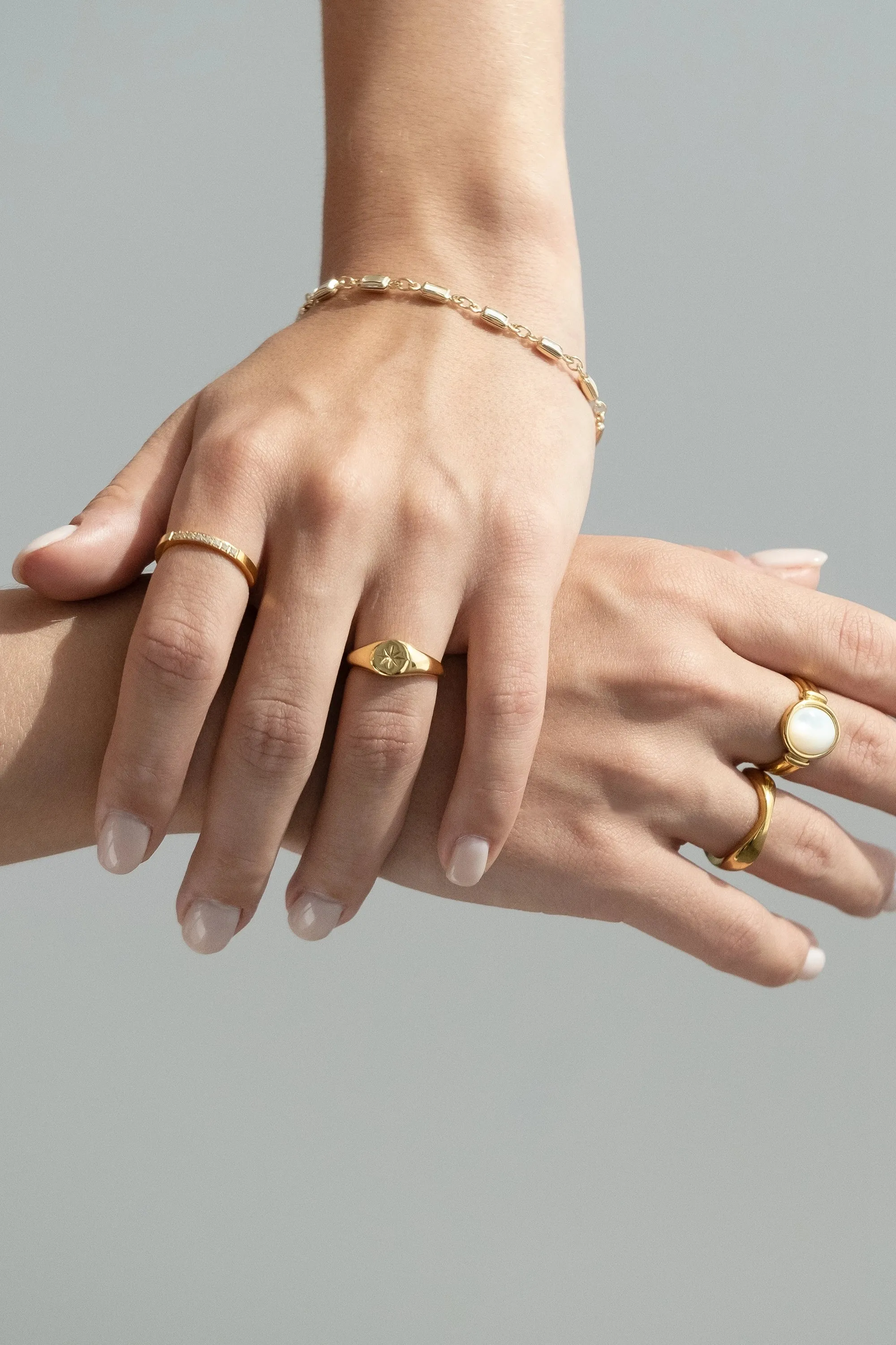 Daisy Sparkle Signet Ring