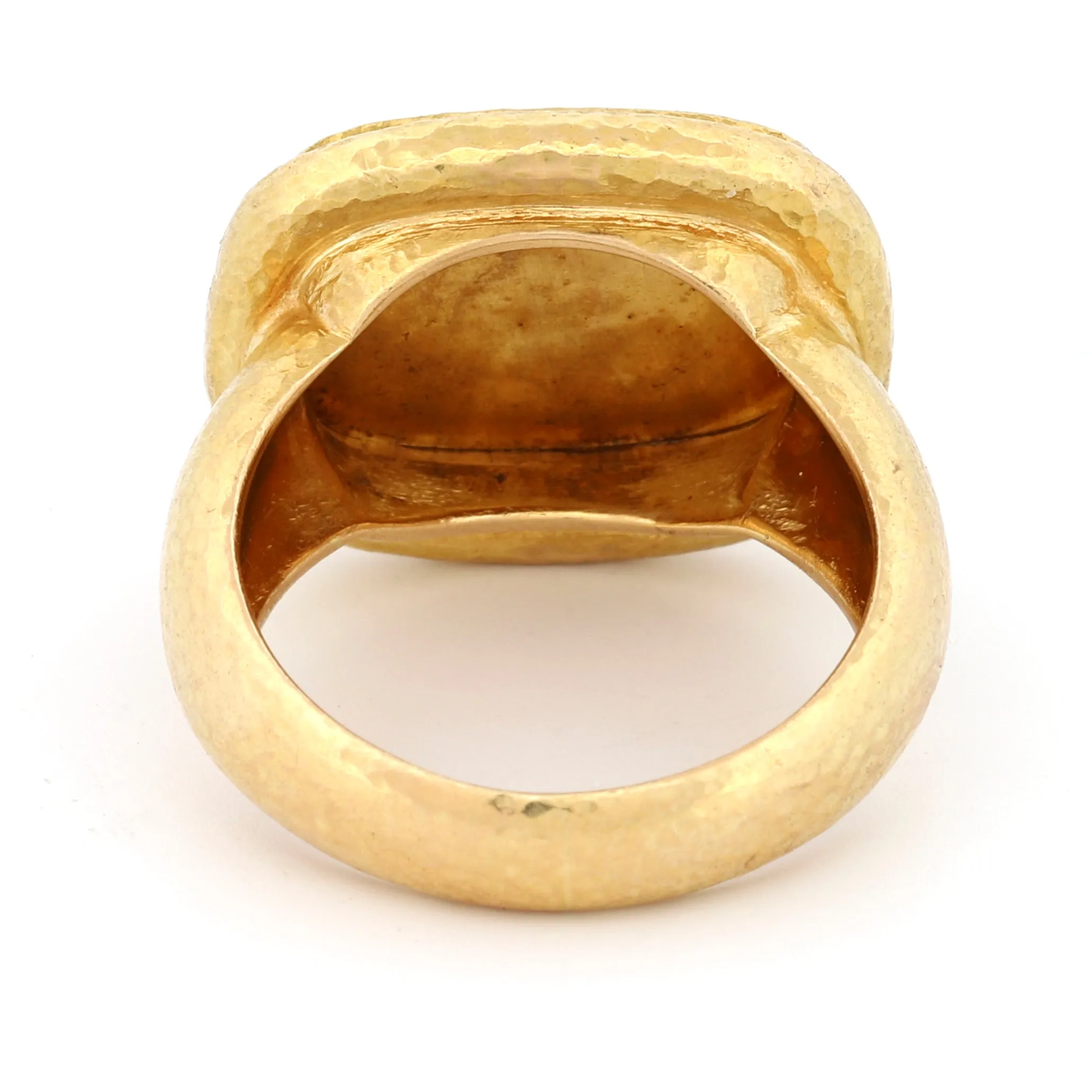 Elizabeth Locke 18k Gold Greyhound Signet Ring Hammered Texture