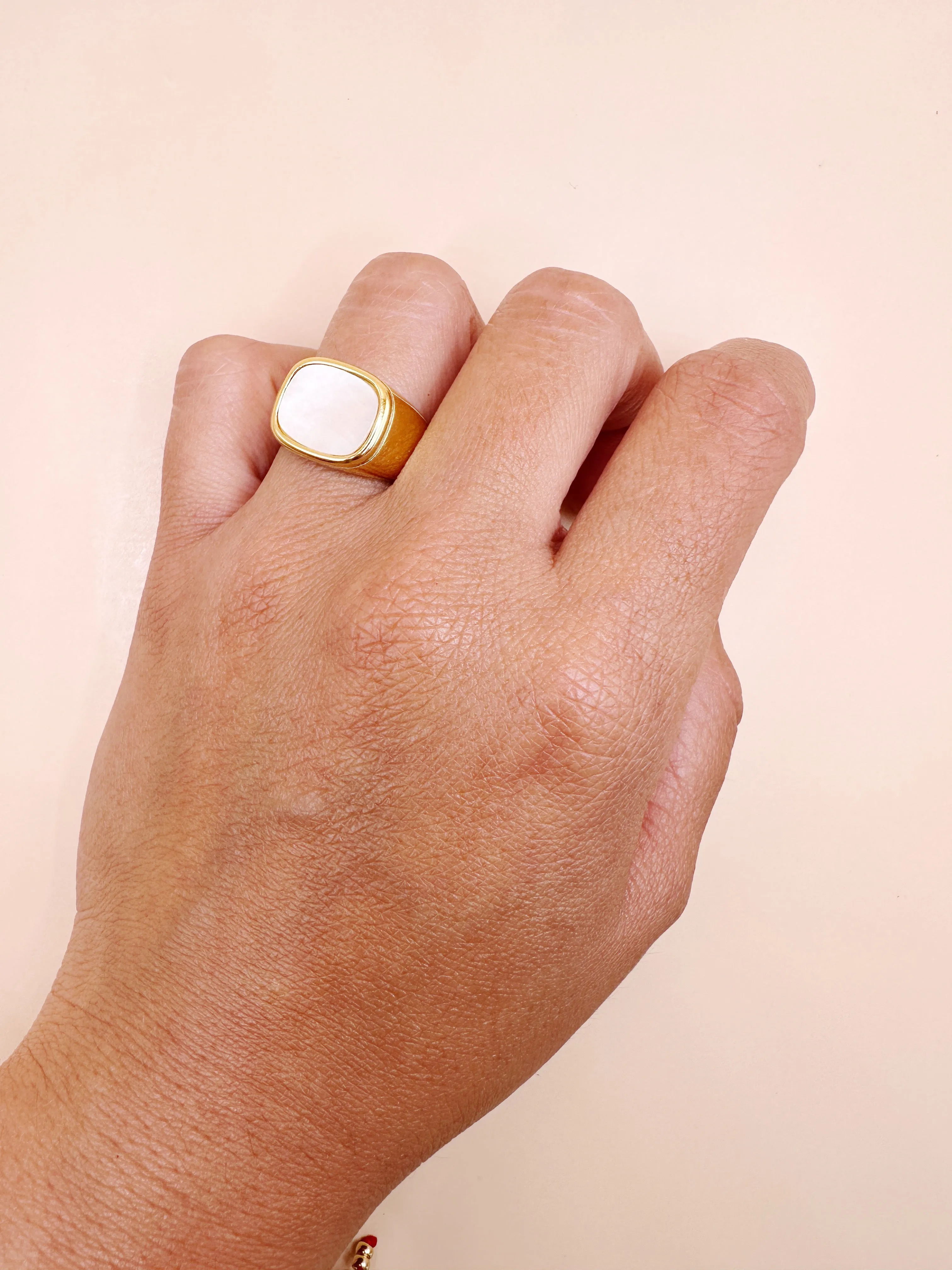 Emma Shell Signet Ring