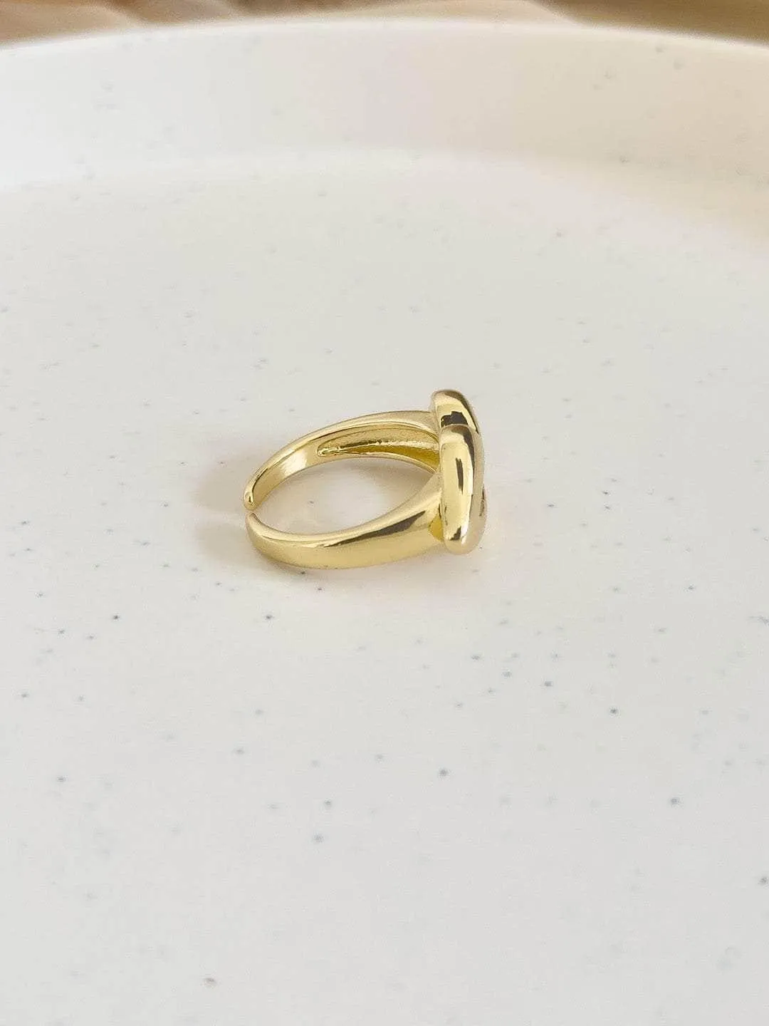 Gold Lip Kiss Ring