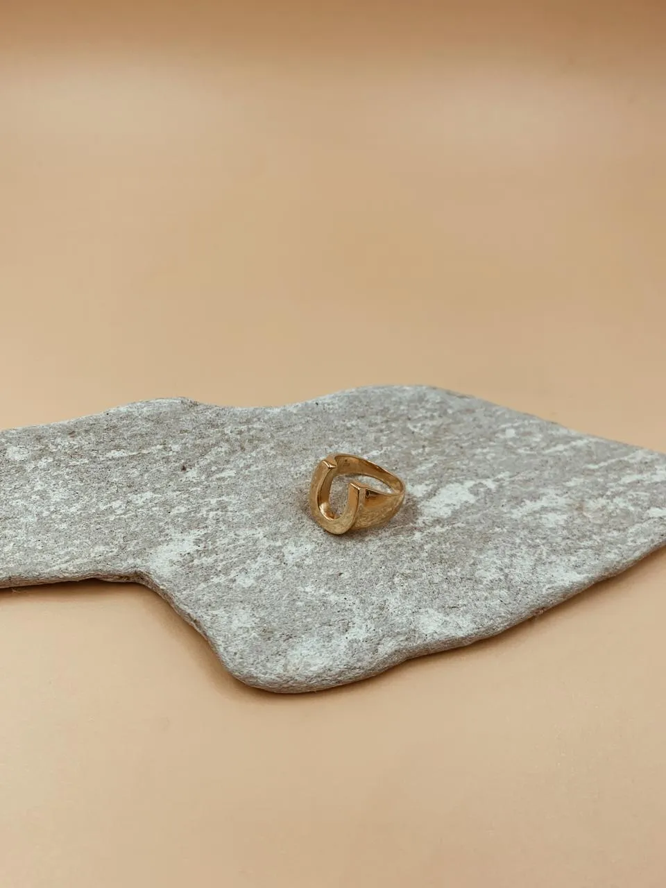 Horseshoe Signet | 18kt Solid Gold