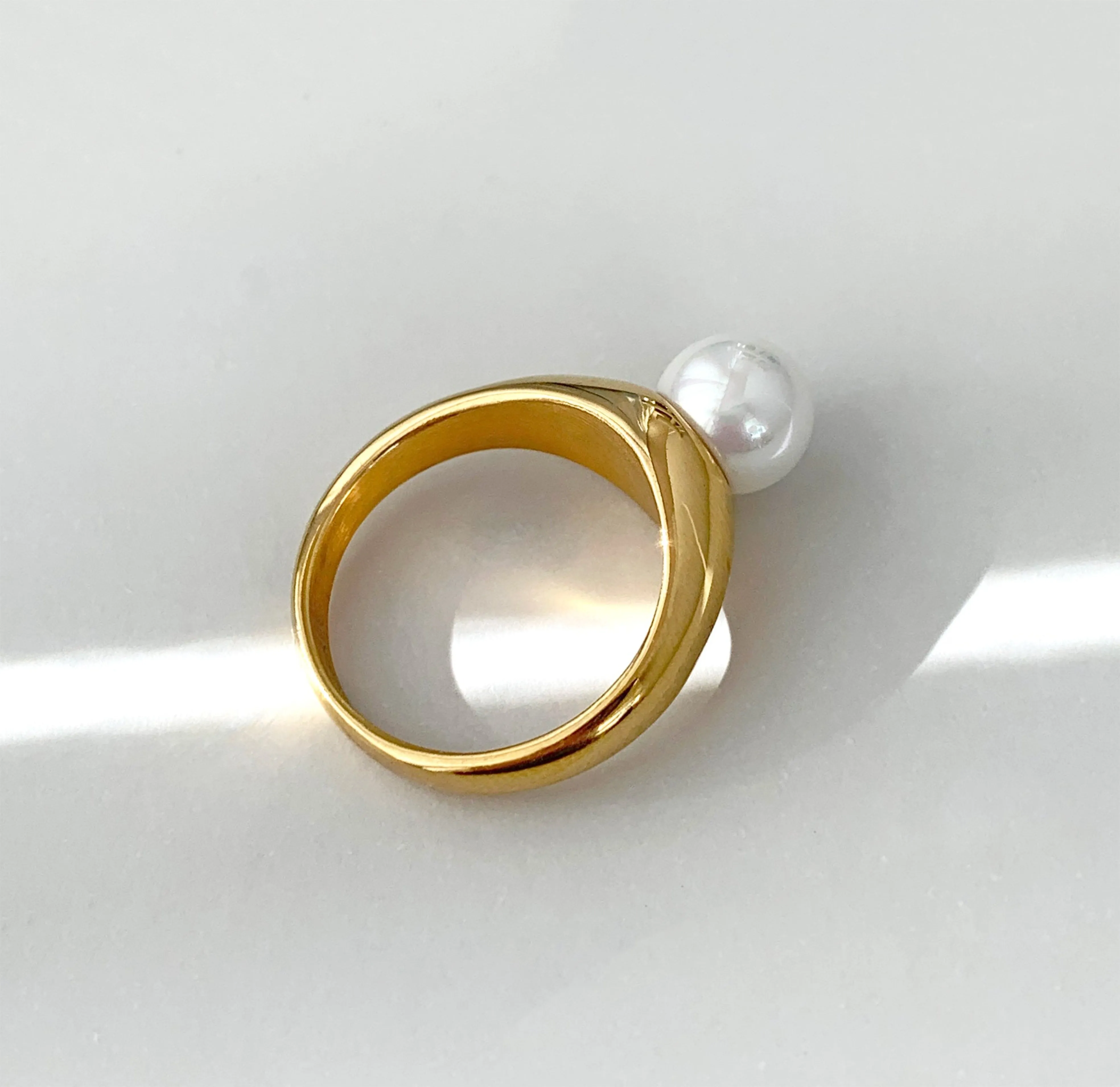 JUNE GOLD PEARL RING
