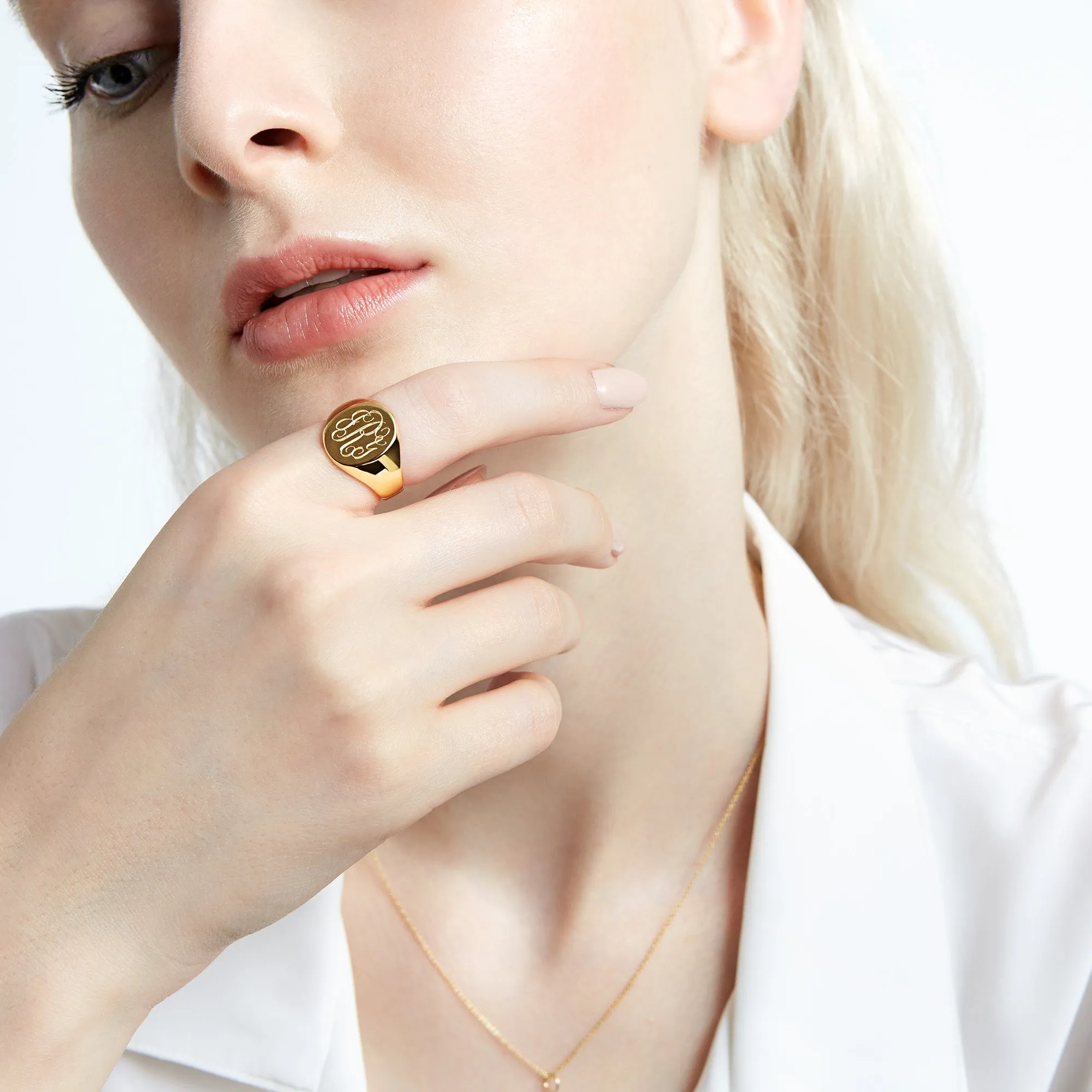 LANA OVAL SIGNET RING