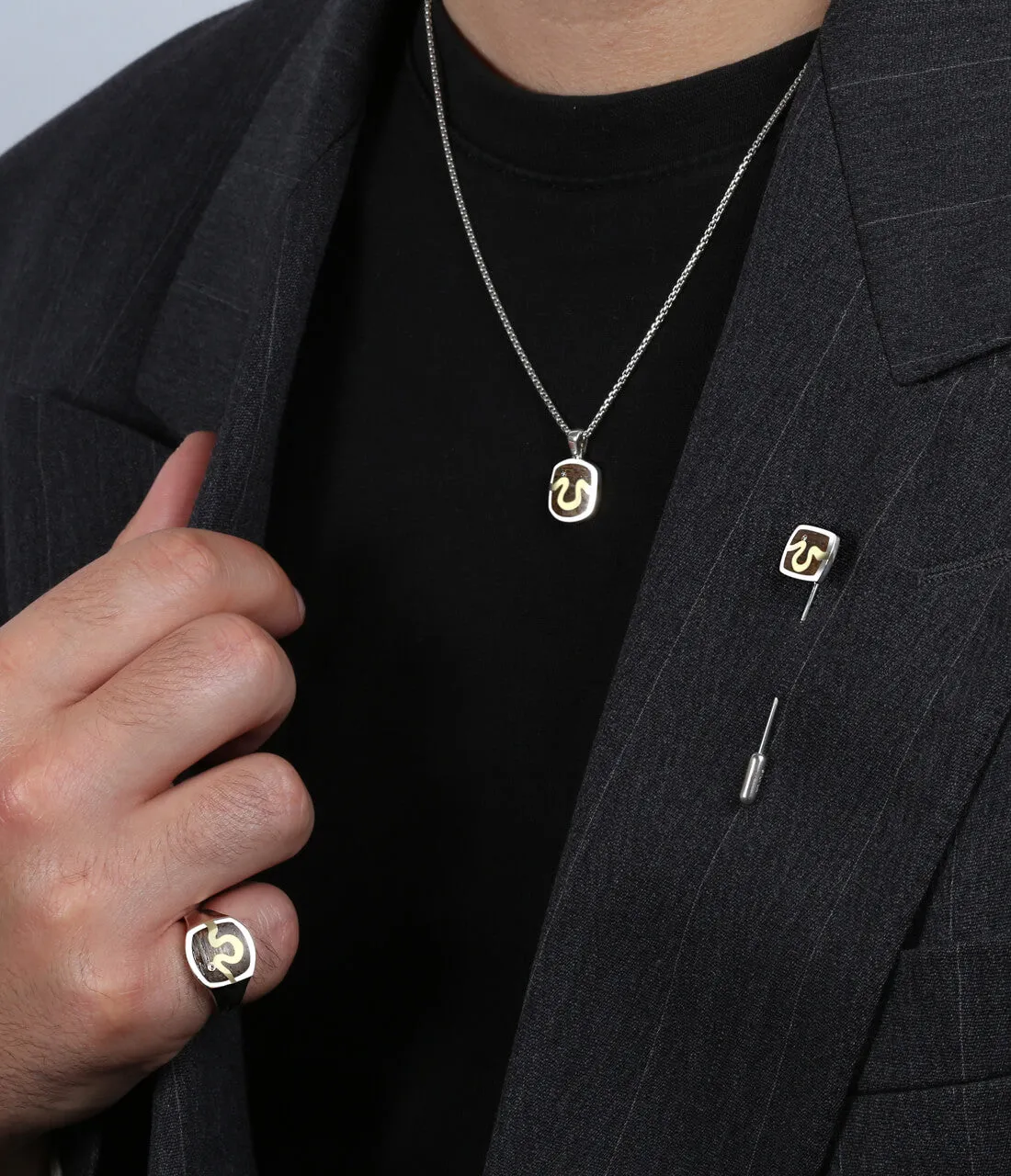 London Oak River Signet Necklace