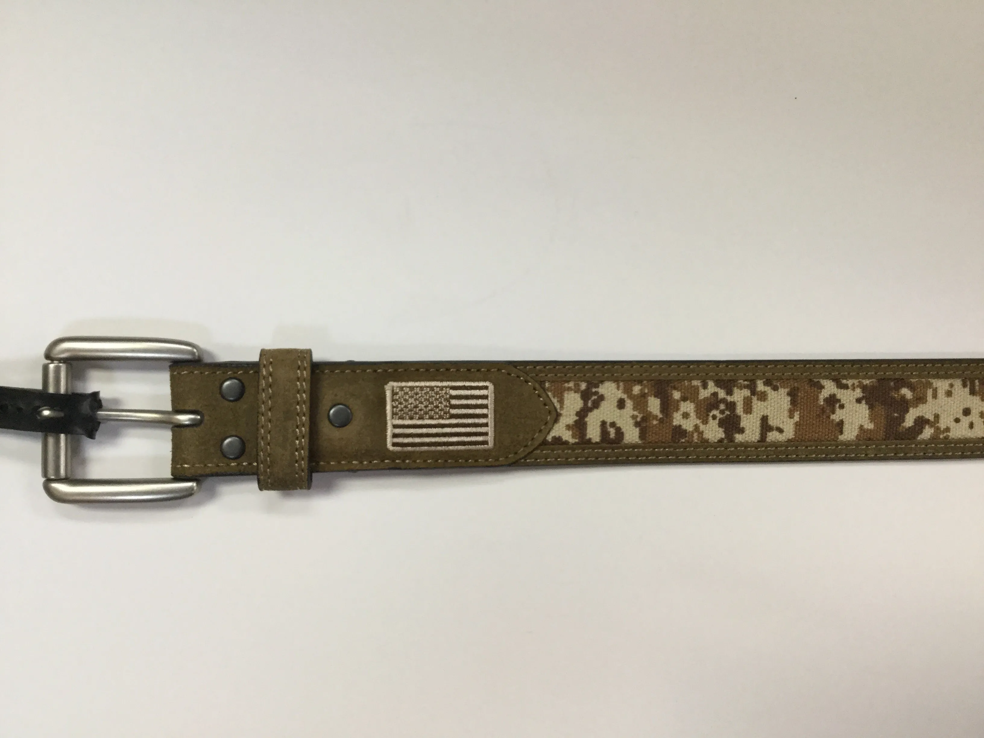 MEN'S ARIAT DESERT DIGITAL CAMO USA FLAG BELT A1035044