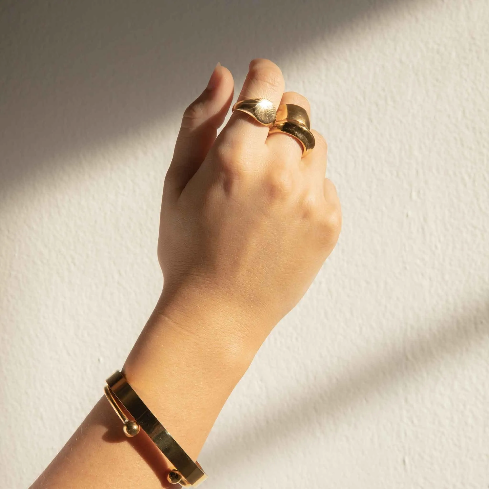Mini Round Signet Ring