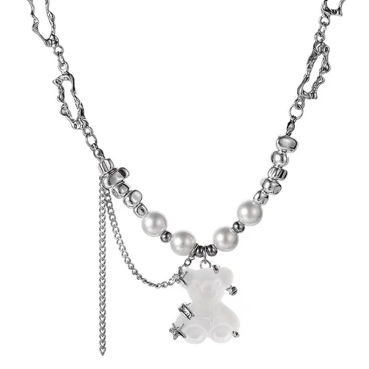 N28 Snow Bear Pearls Beaded Necklace