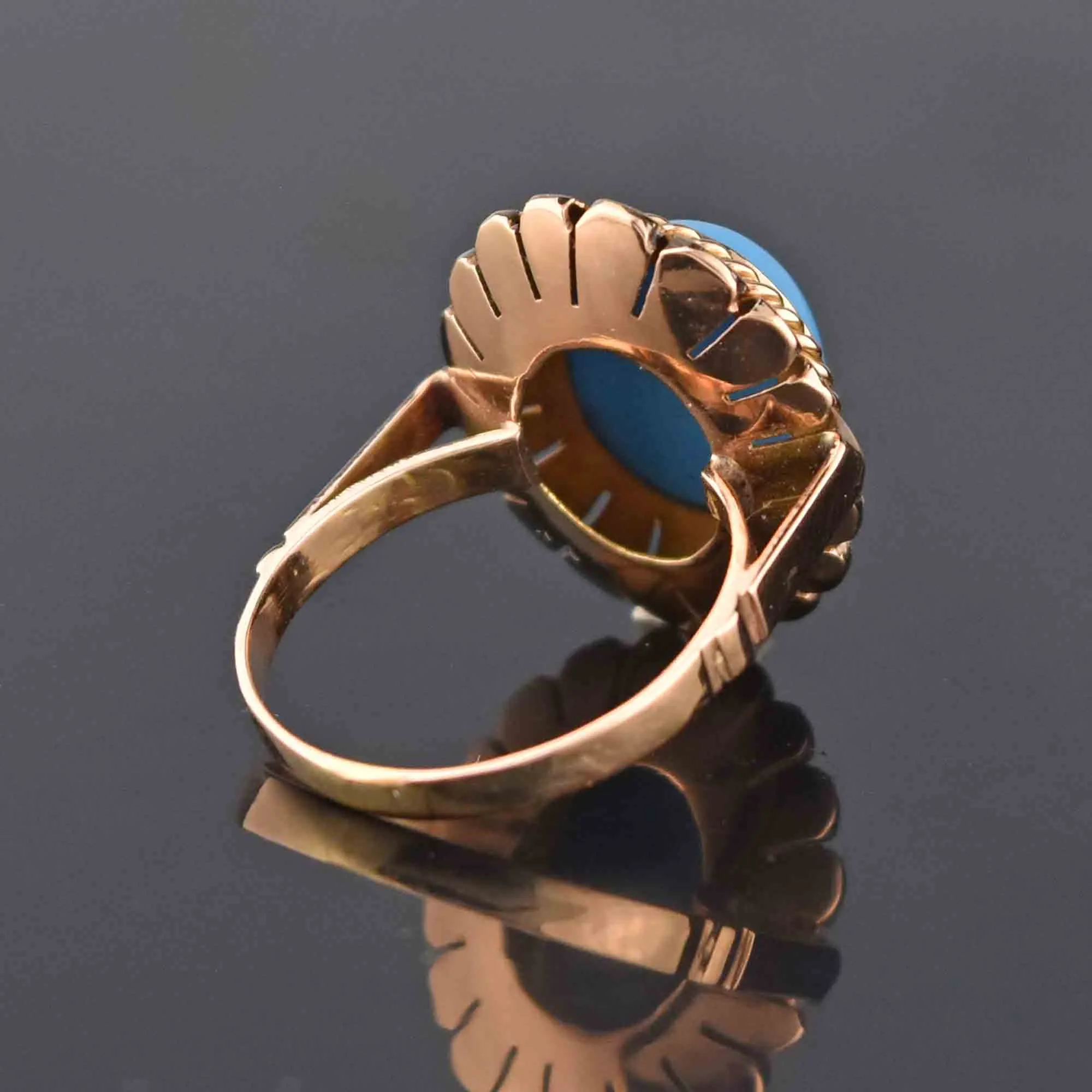 Retro 14K Gold Oval Turquoise Cabochon Cocktail Ring