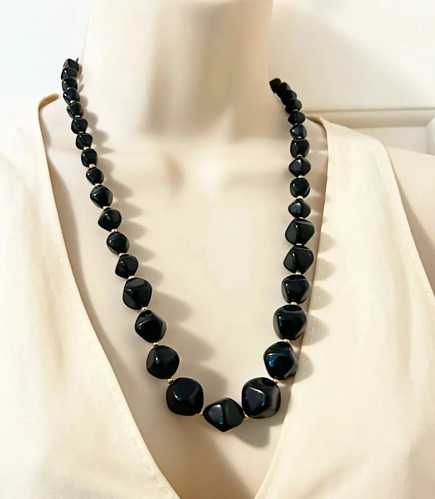 Vintage Avon "Modern Art" Graduated Chunky Black Bead Necklace (1986)