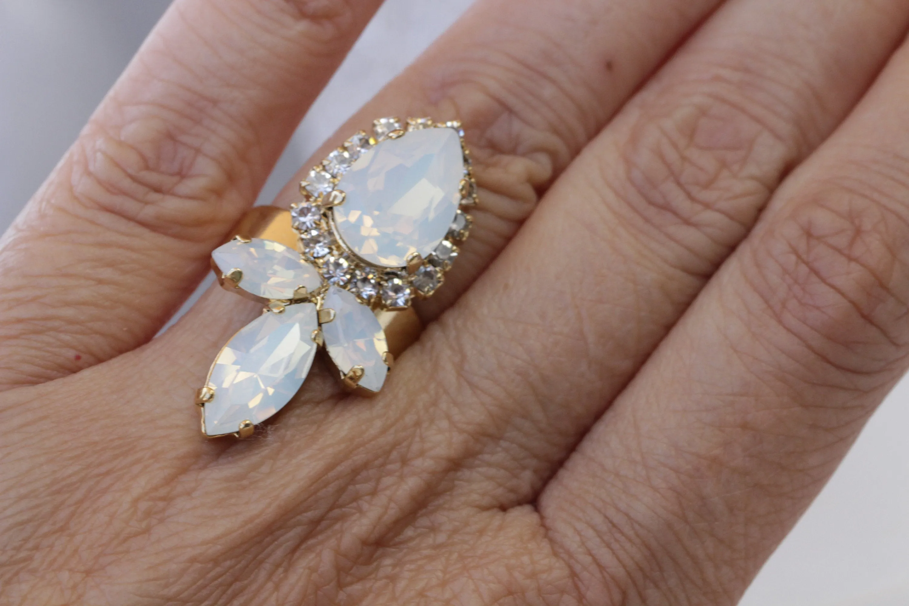 WHITE OPAL Rebeka Ring