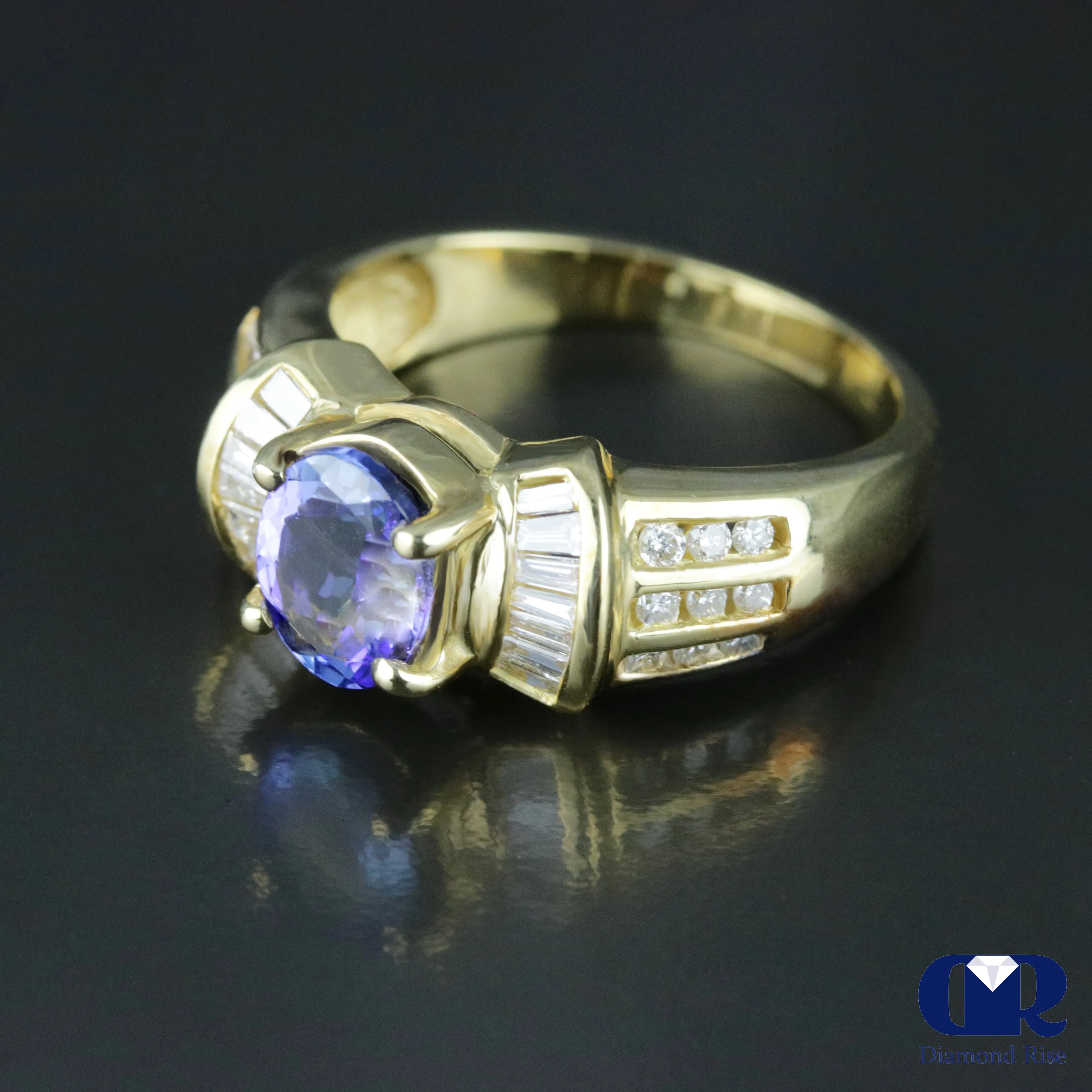 Women's Oval Tanzania & Diamond Cocktail Ring & Right Hand Ring In 14K White Gold