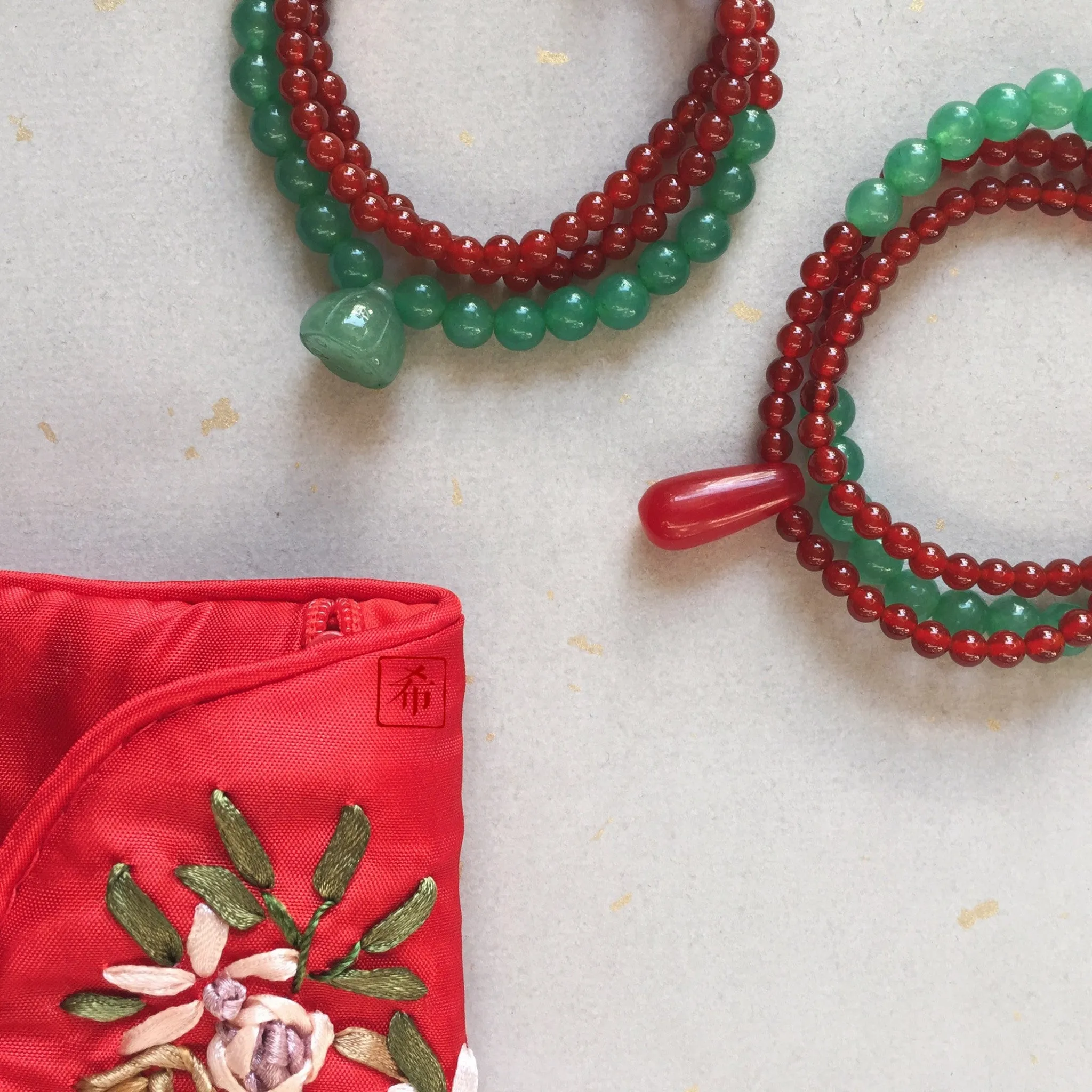 Yin Yang Red Onyx and Green Jade Beaded Bracelet, Gem Stone Meditation Bracelet