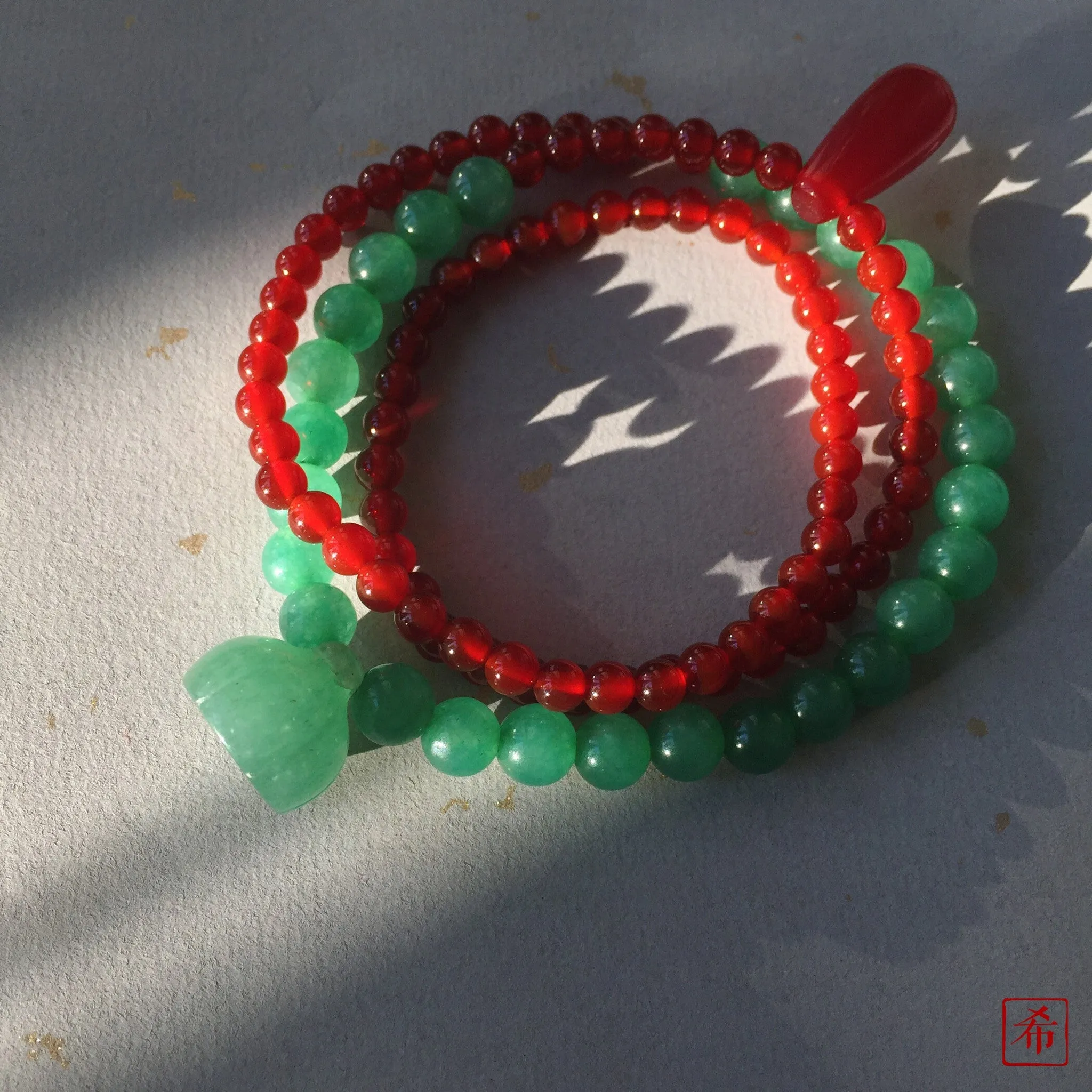 Yin Yang Red Onyx and Green Jade Beaded Bracelet, Gem Stone Meditation Bracelet